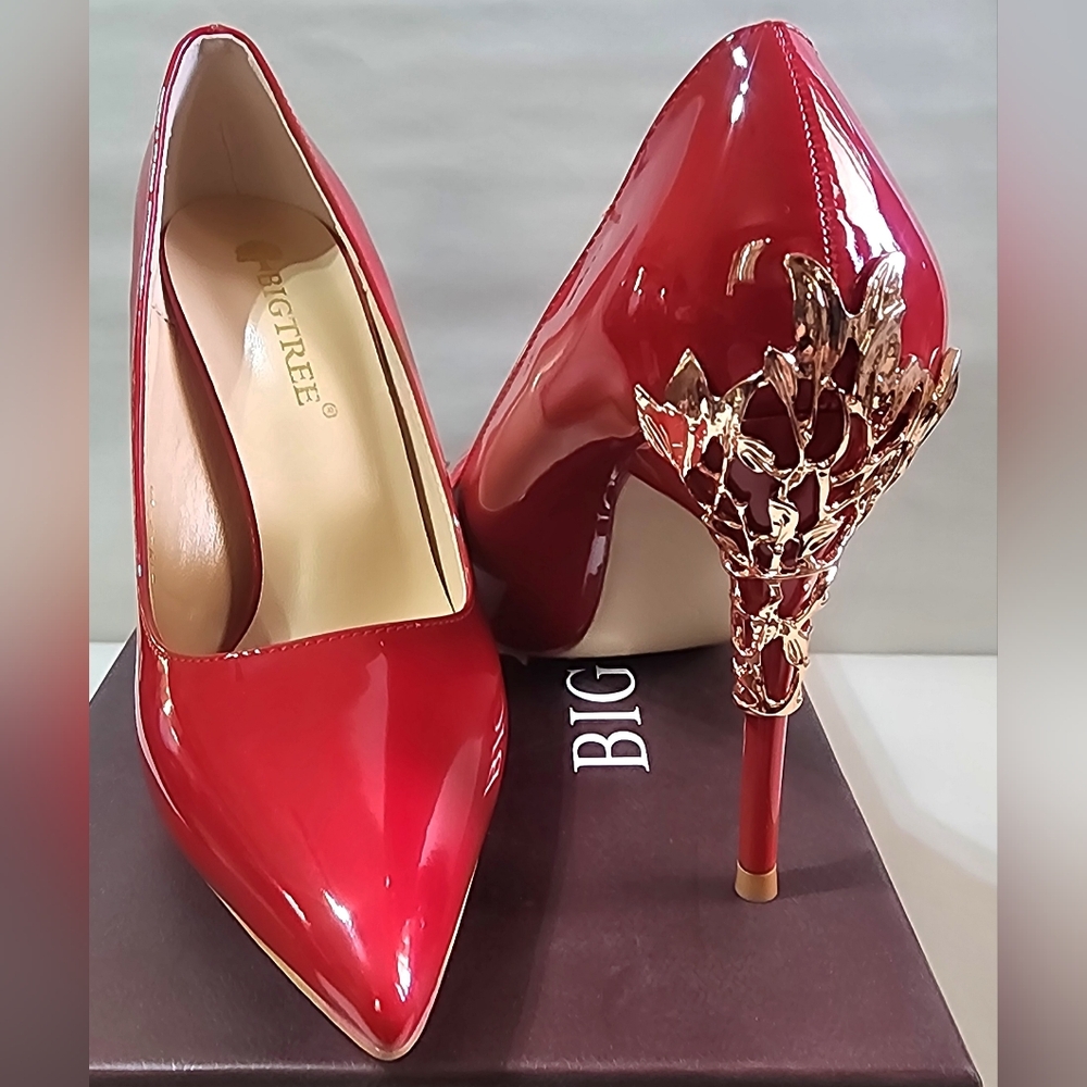 NIB Big Tree Elegant Red Stiletto Heels